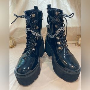 Women’s platform boots size 8